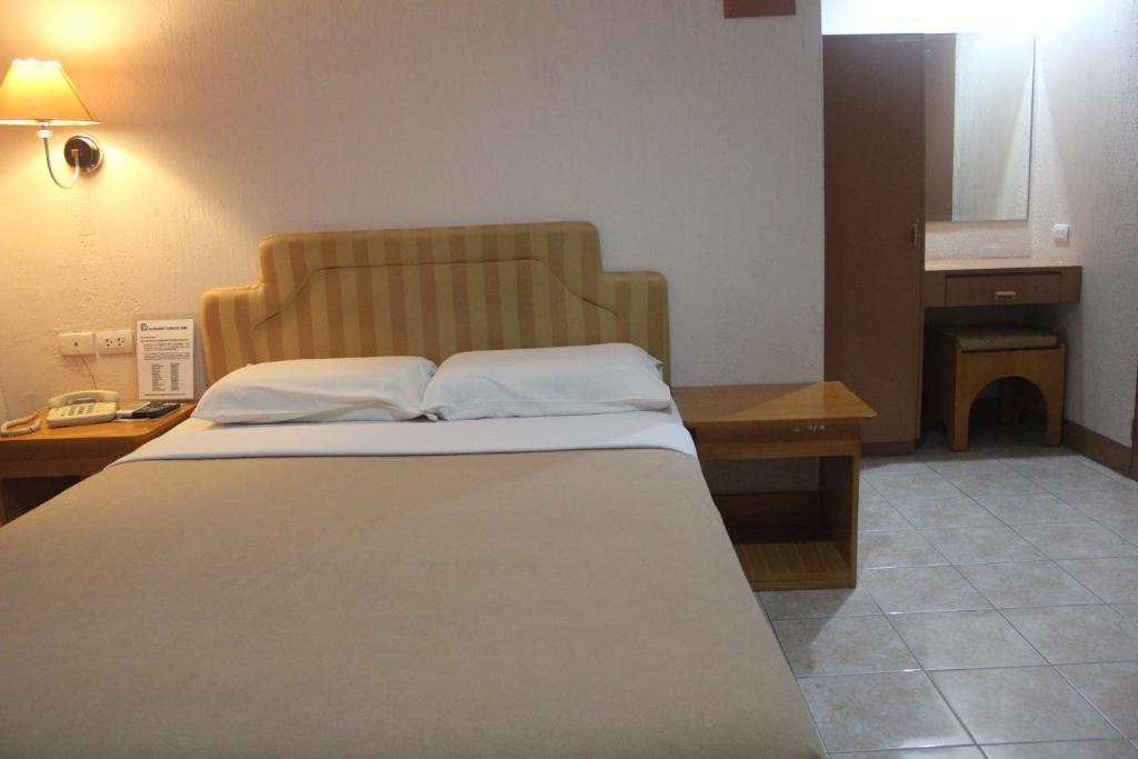 Elegant Circle Inn Cebu Værelse billede